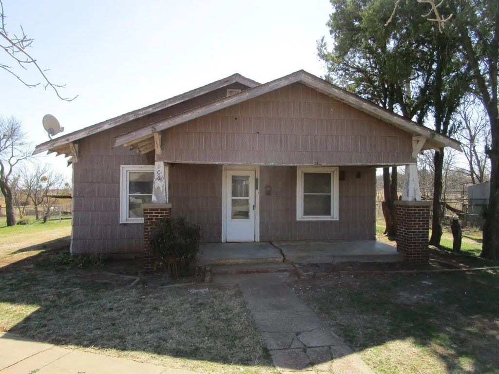 106 E Magnolia Avenue, Electra