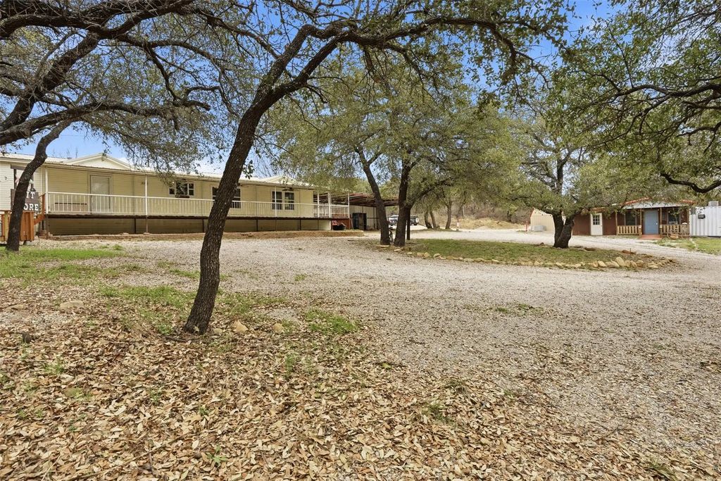 557 Fm 3003, Graham