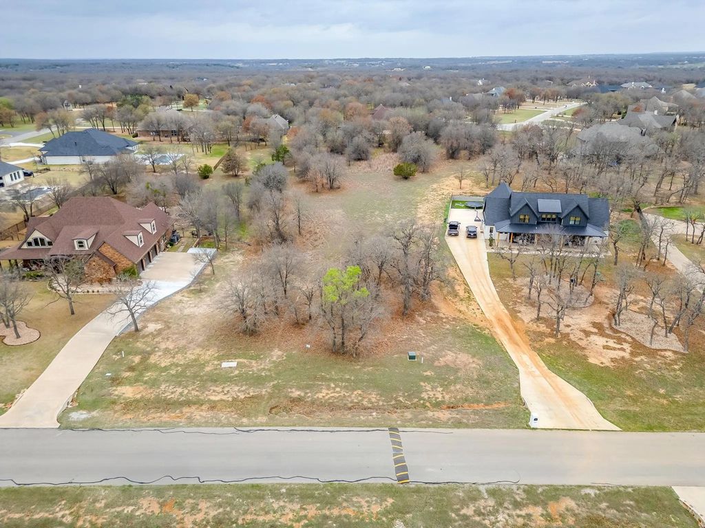 720 S Sugartree Drive, Lipan