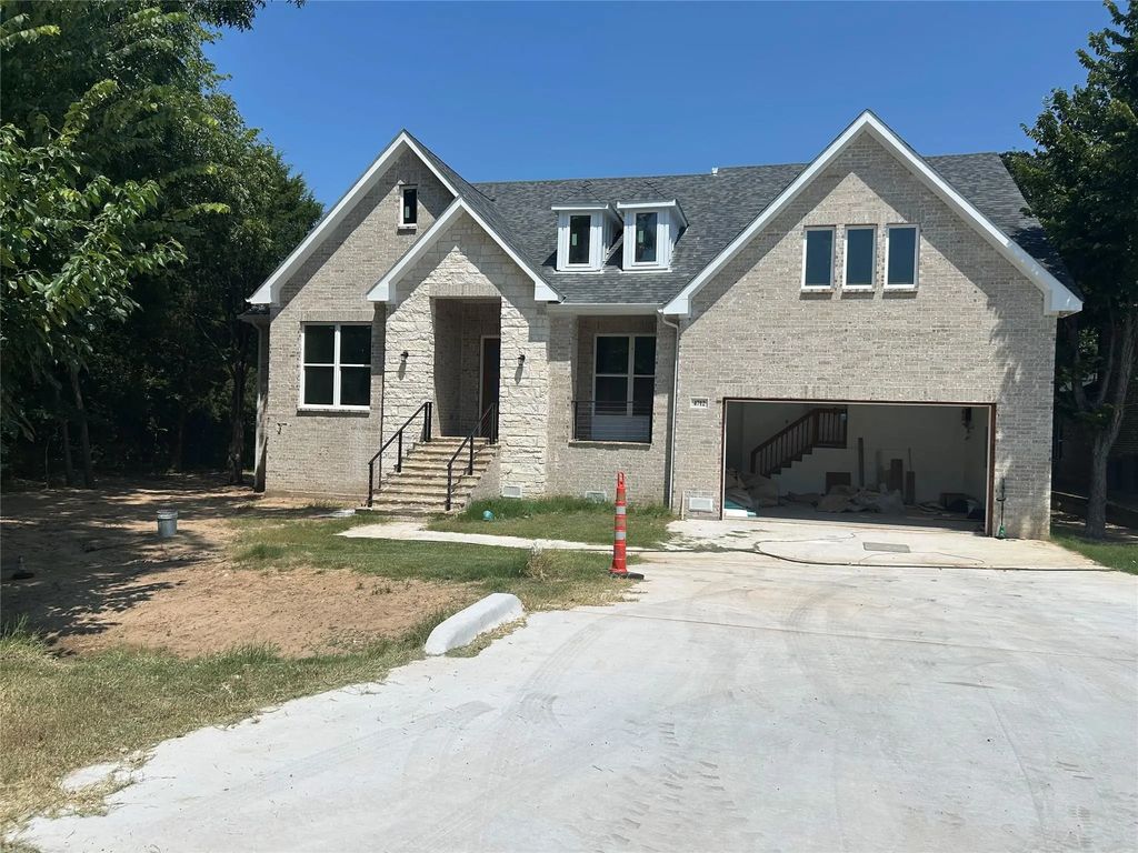 4712 Walnut Street, Flower Mound