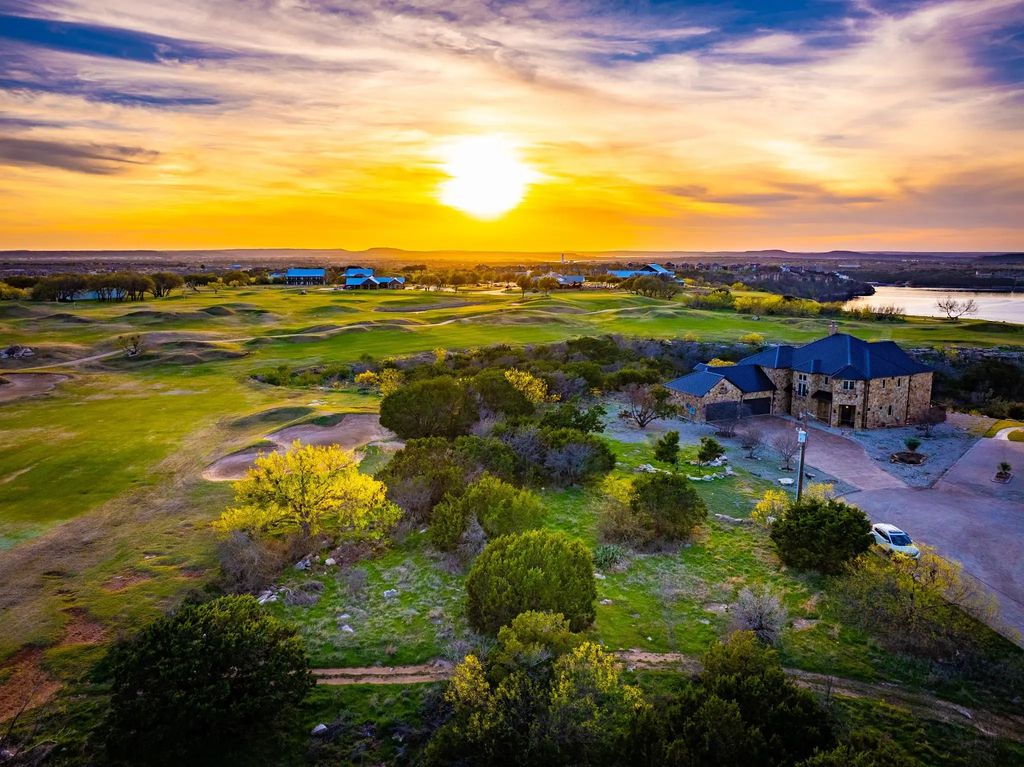 Bay Hill Drive, Graford