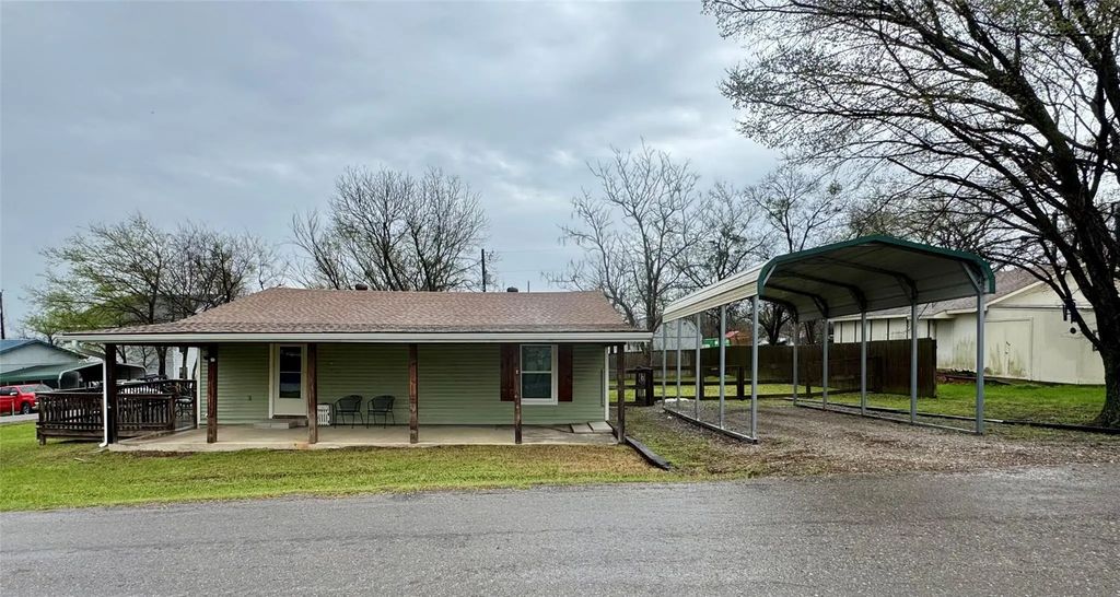 508 Sherry Street, Quinlan