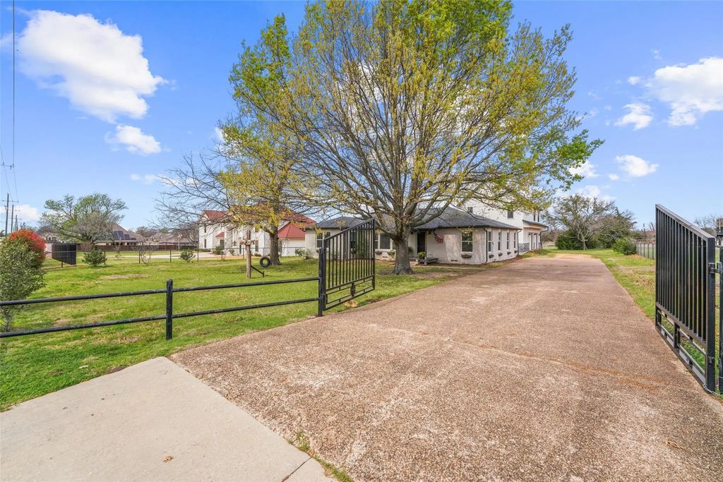 2075 Airport Road, Rockwall