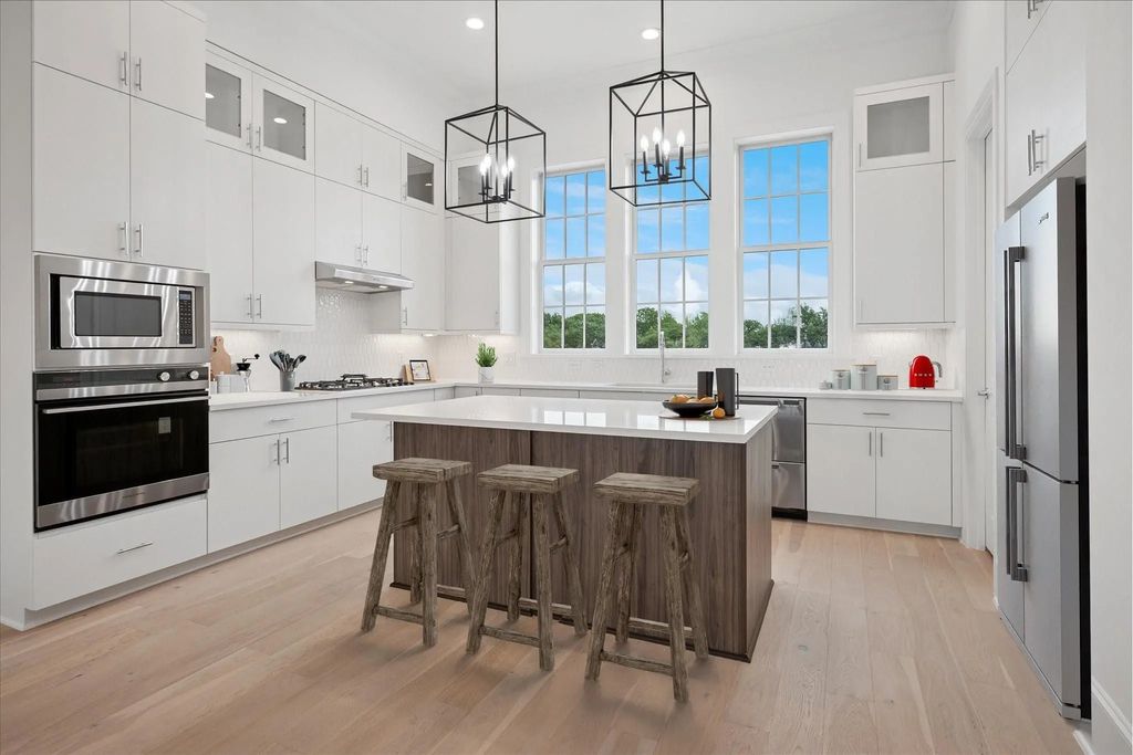 14954 Oak Street, Addison