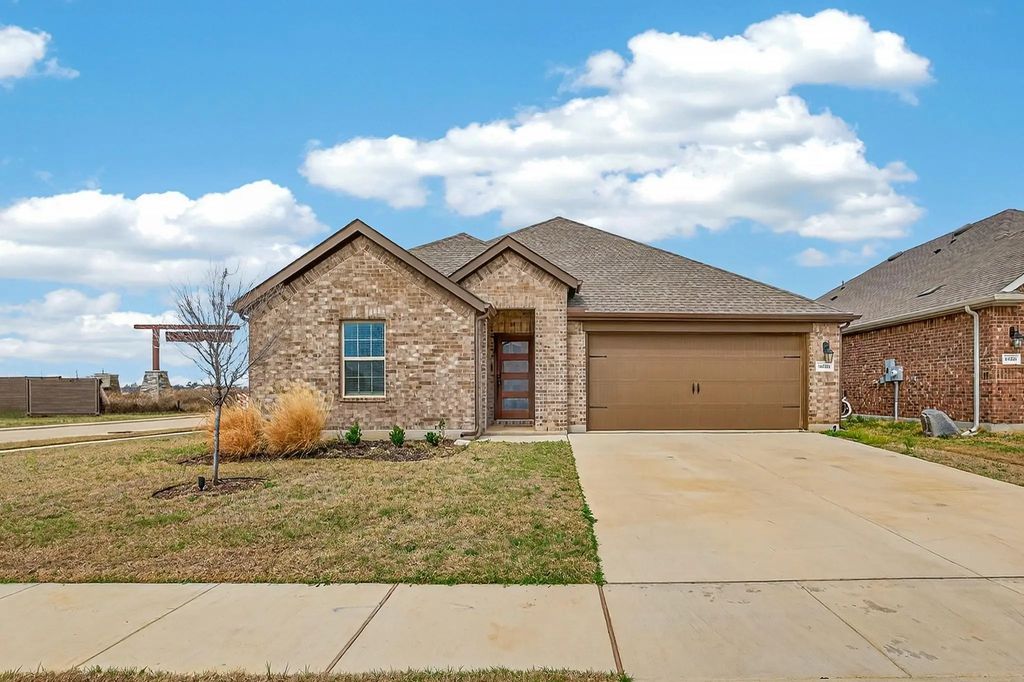 10201 Torch Light Lane, Aubrey