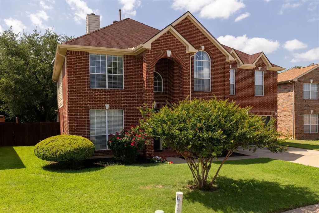 5732 Chelmsford Trail, Arlington