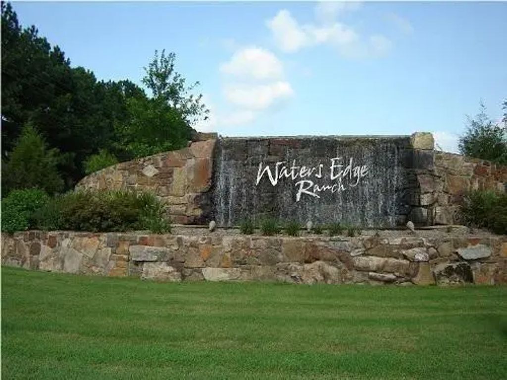 302/303 Lago Vista Drive, Athens