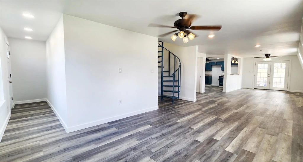 401 E Pierce Street, Winters