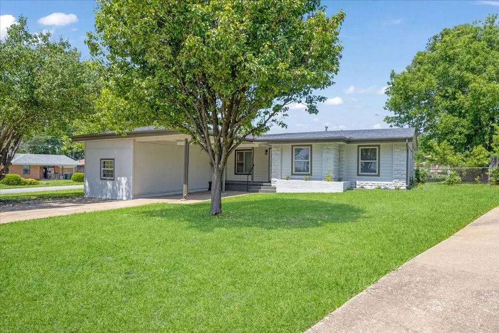 1815 W Brockett Street, Sherman