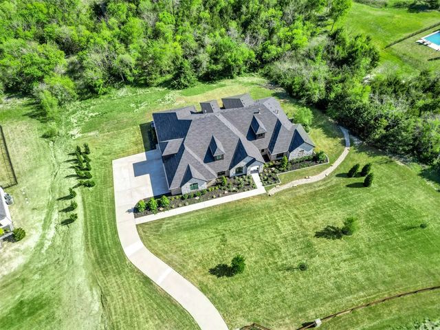 2286 White Stag Road, Celina
