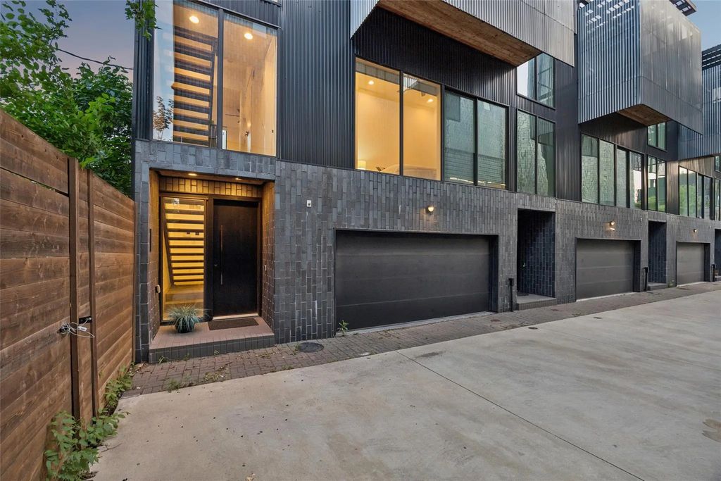 4828 Caxton Court, Dallas