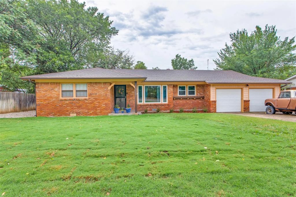 3928 Menzer Road, Fort Worth