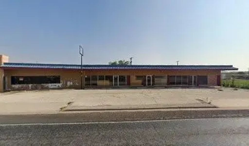 606 Coliseum Drive, Snyder
