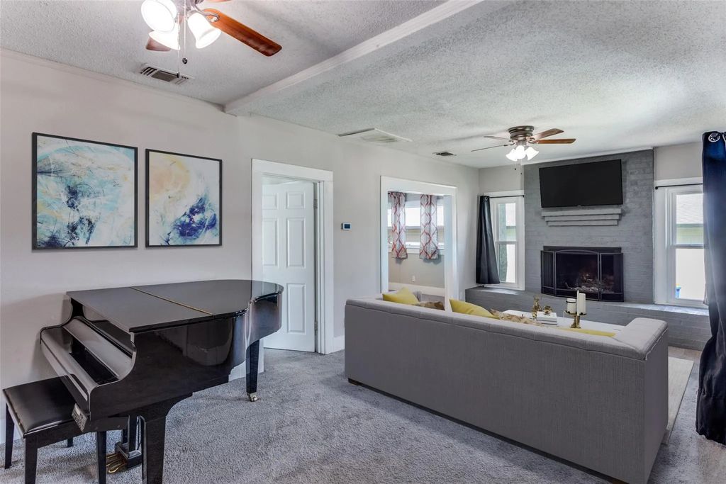 826 Mirike Drive, White Settlement