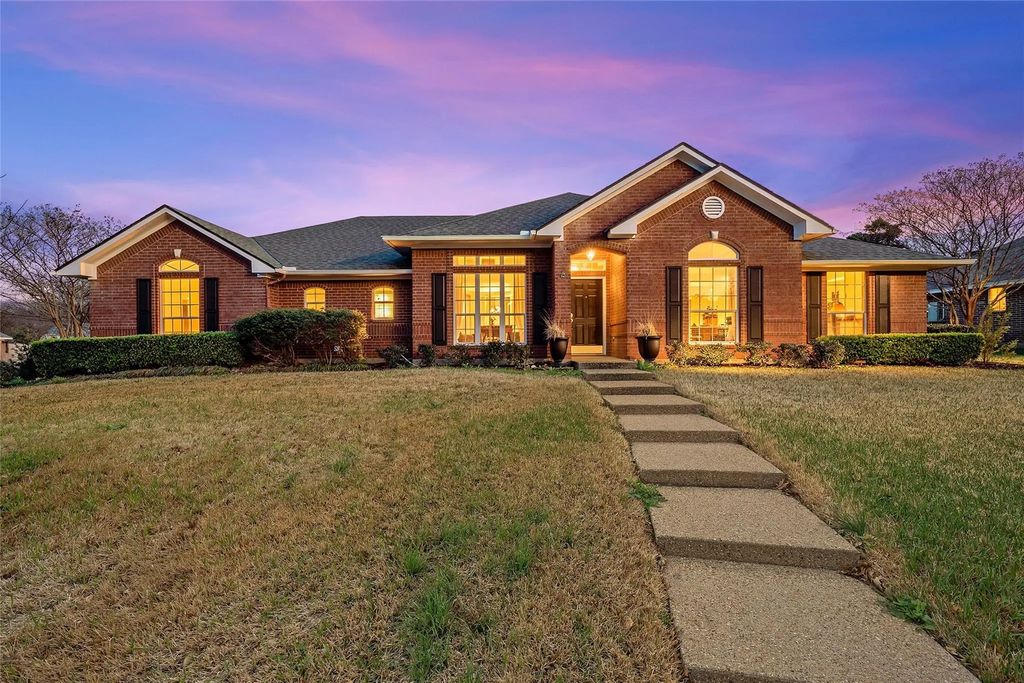 1400 Radisson Drive, Hewitt