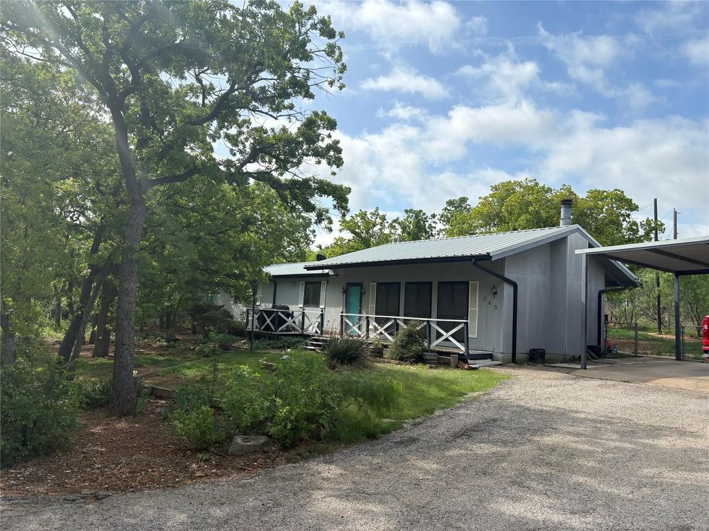 345 Salisbury Street, Jacksboro