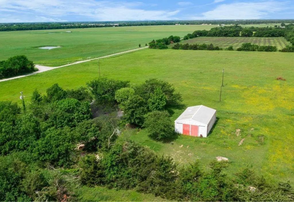 5040 County Road 4640, Trenton