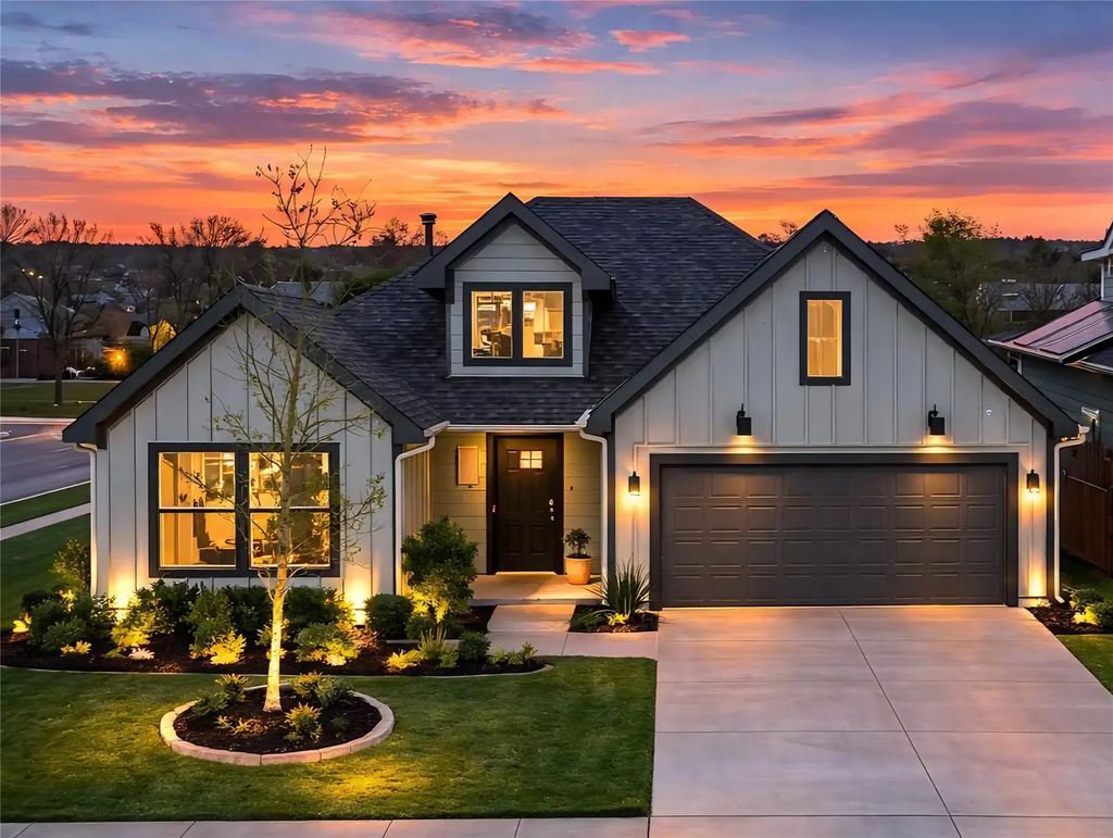 11401 Headwater Court, Providence Village