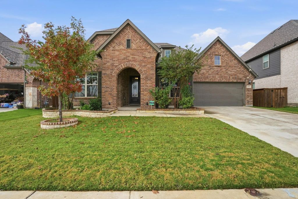 10037 Lakemont Drive, Fort Worth