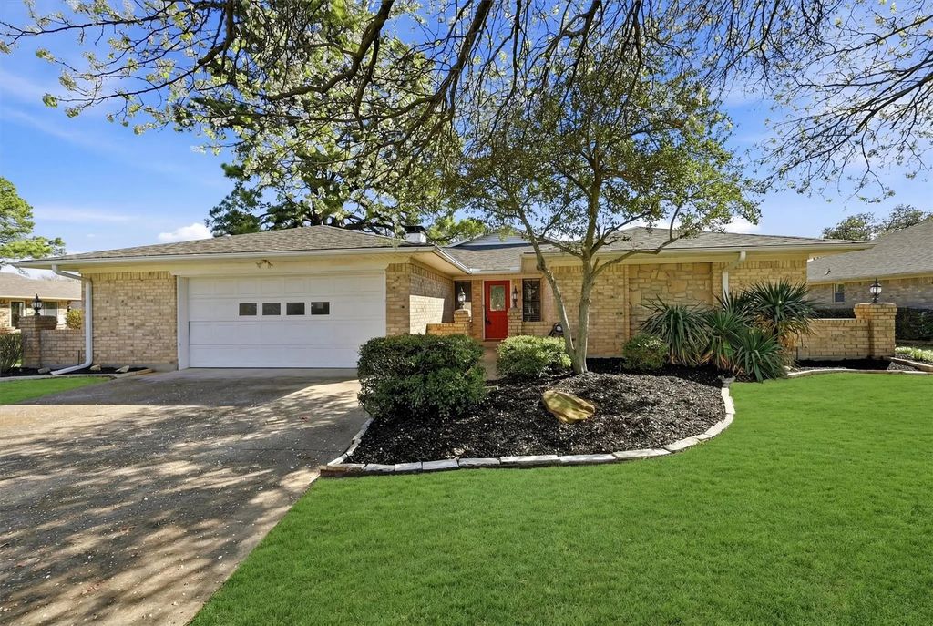 718 Kiowa Drive W, Lake Kiowa