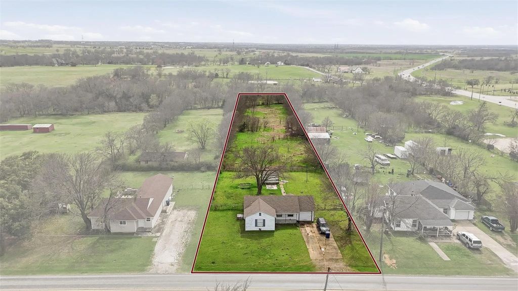 111 E Main Street, Gunter