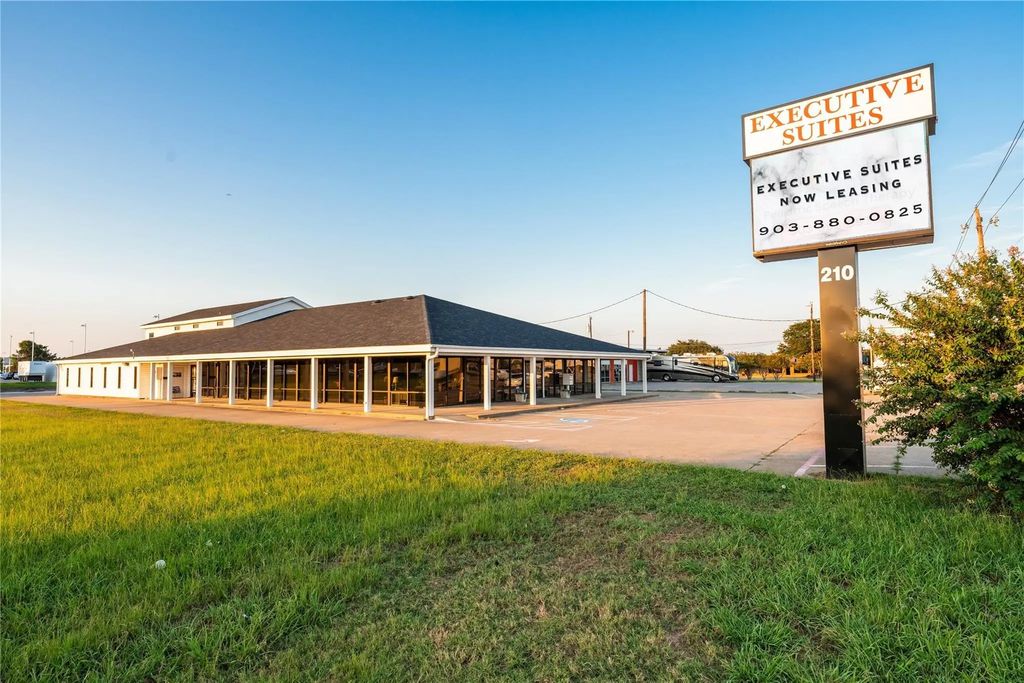 210 W Main Street 4, Gun Barrel City
