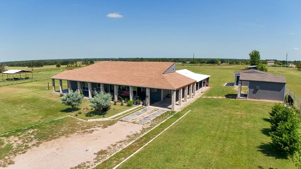 1556 Vz County Road 2128, Wills Point