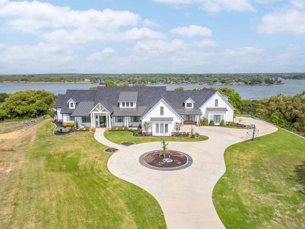 8070 Brownie Luker Blvd., Granbury