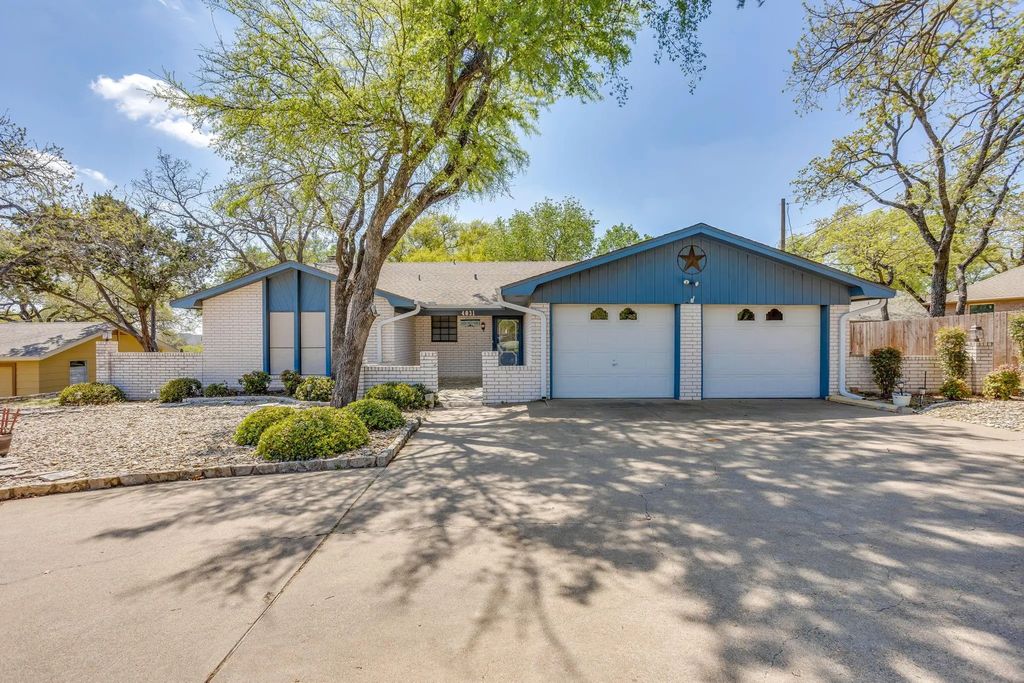 4031 Fairway Drive, Granbury