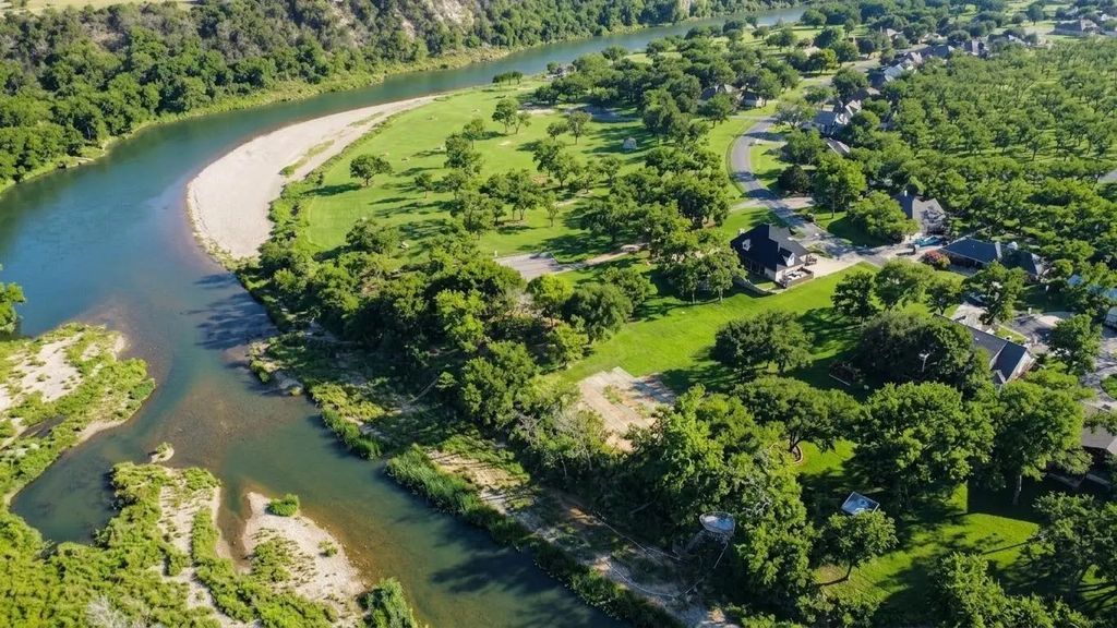 8820 Ravenswood Road, Granbury