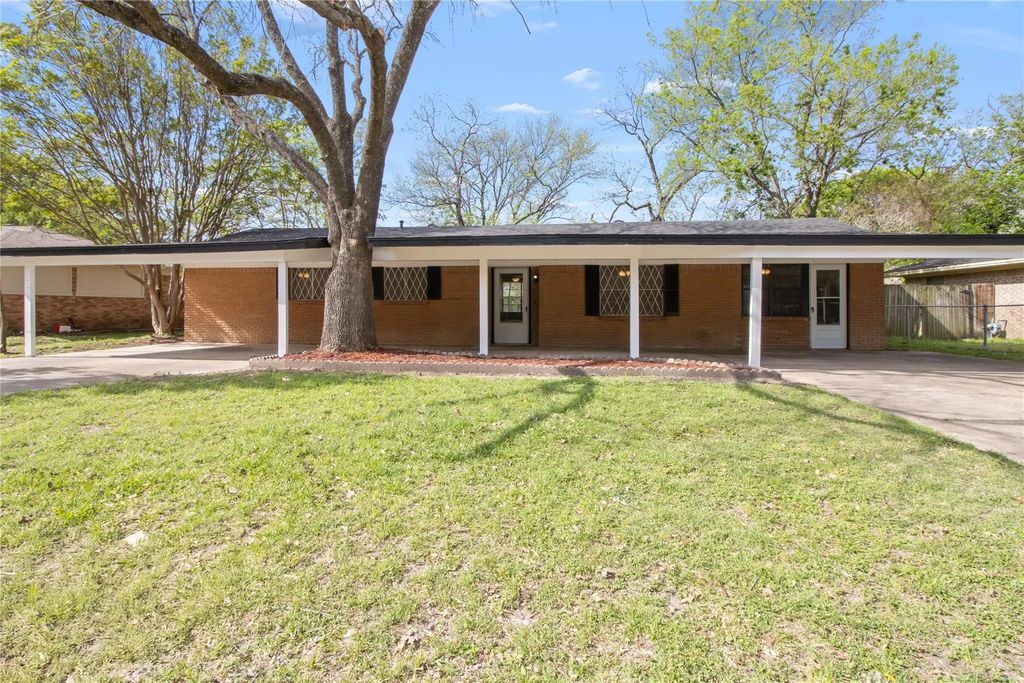 3528 N Beaton Street, Corsicana