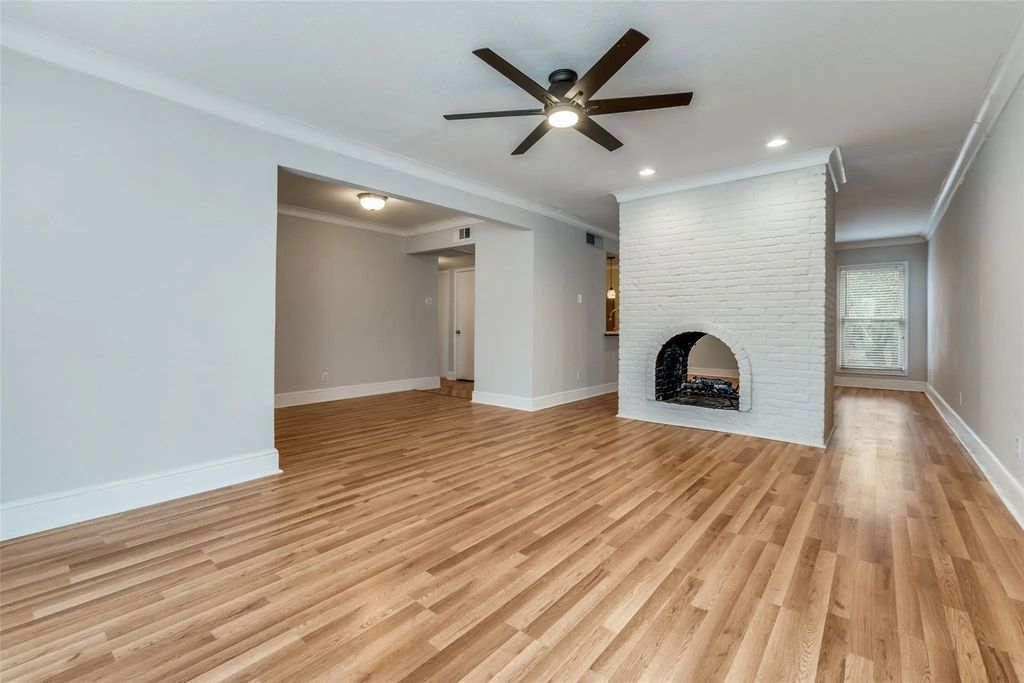 5925 E University Boulevard 232, Dallas
