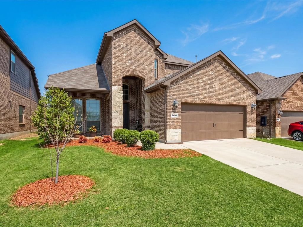 3061 Bella Lago Drive, Fort Worth