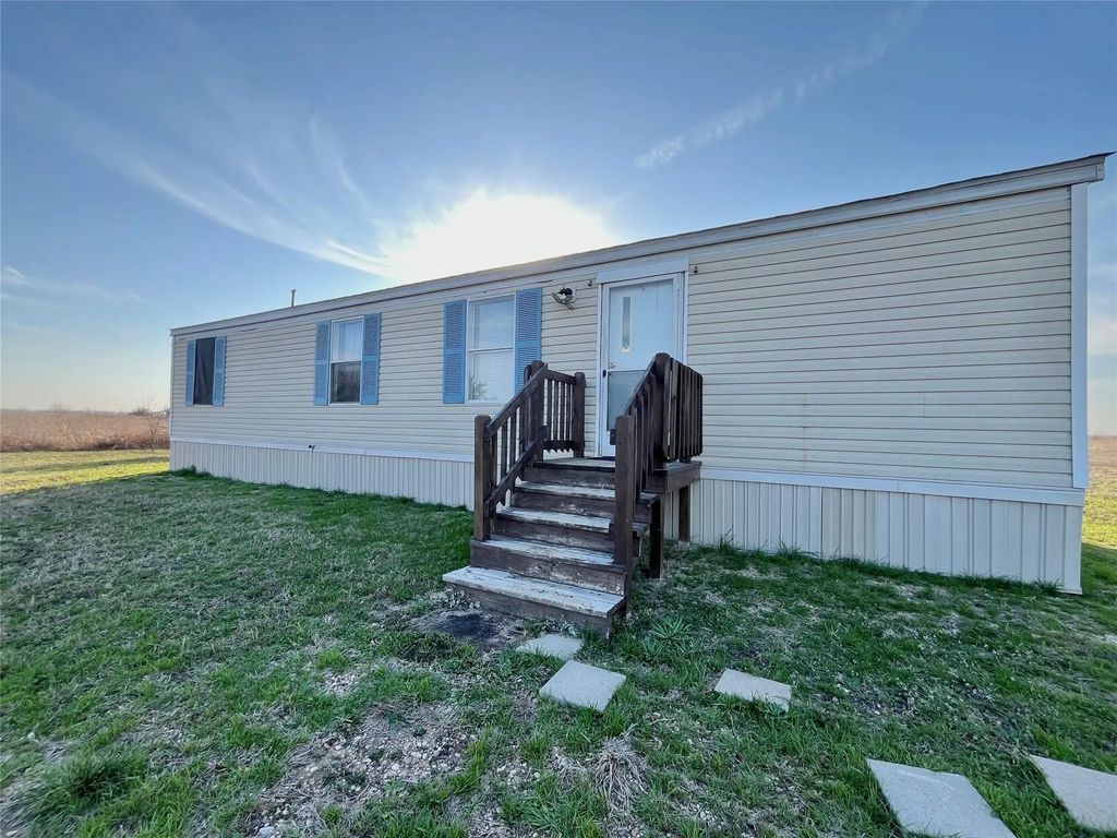8082 Fm 697, Whitewright