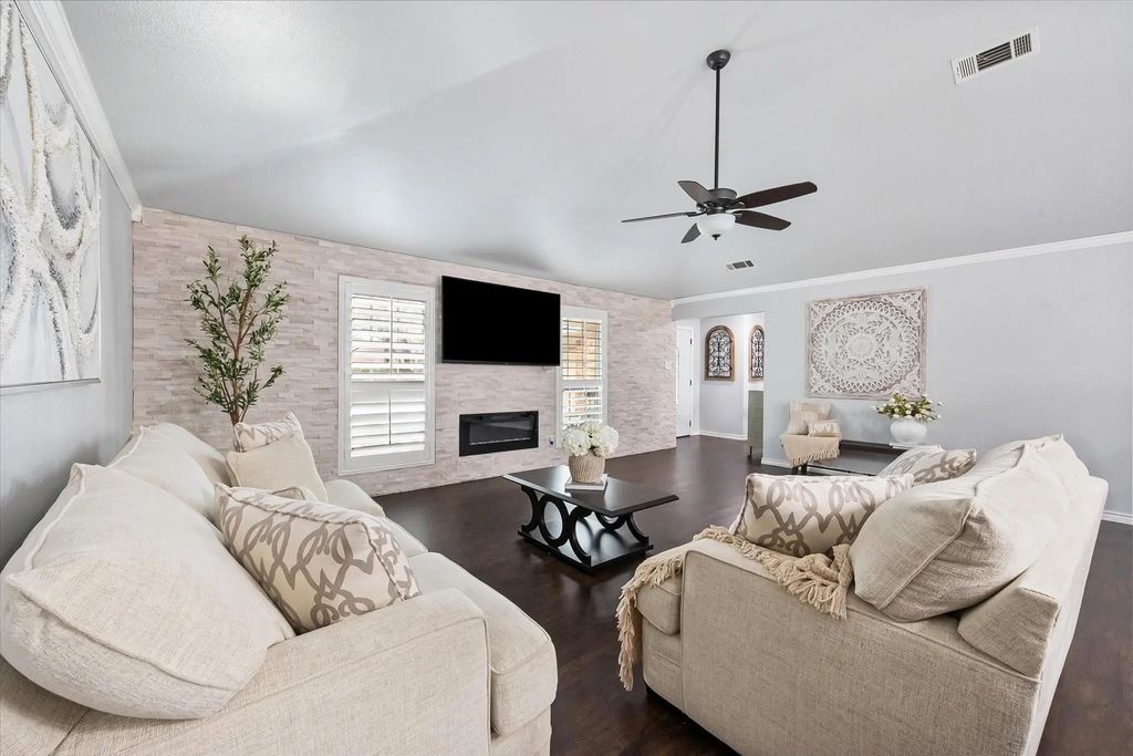 3104 Creekwood Lane, Fort Worth