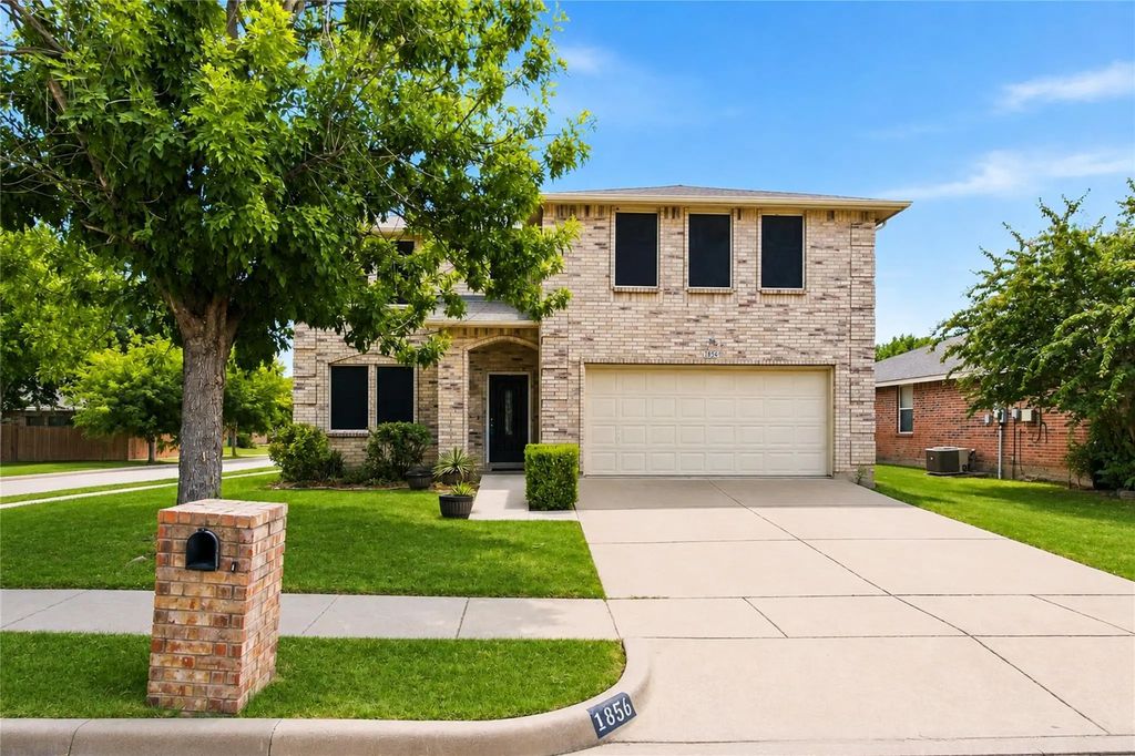 1856 Lariat Drive, Fort Worth
