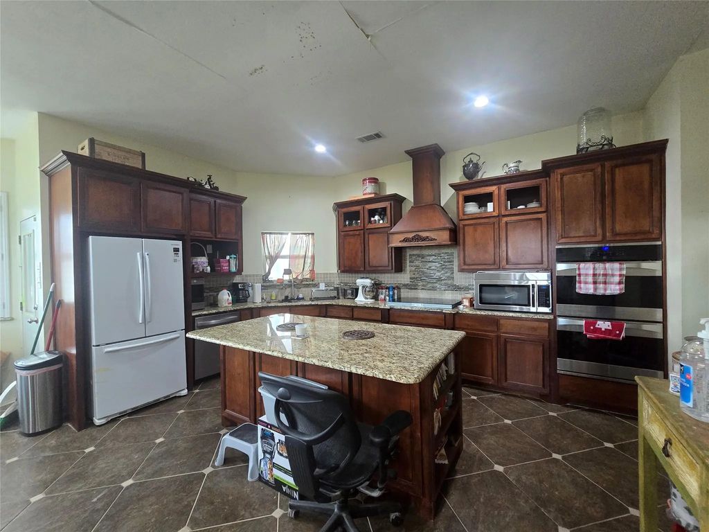 808 Shady Brook Lane, Red Oak