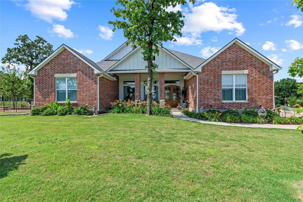 18076 Country Club Drive, Kemp