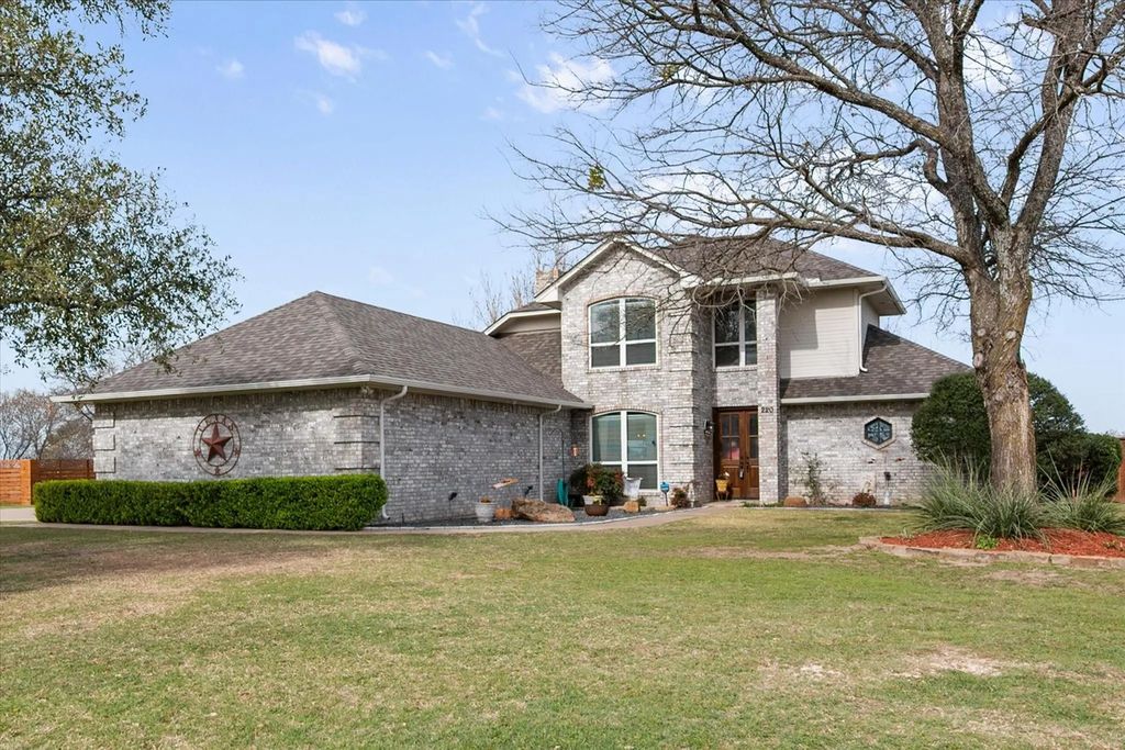 220 S Fork Drive, Hudson Oaks