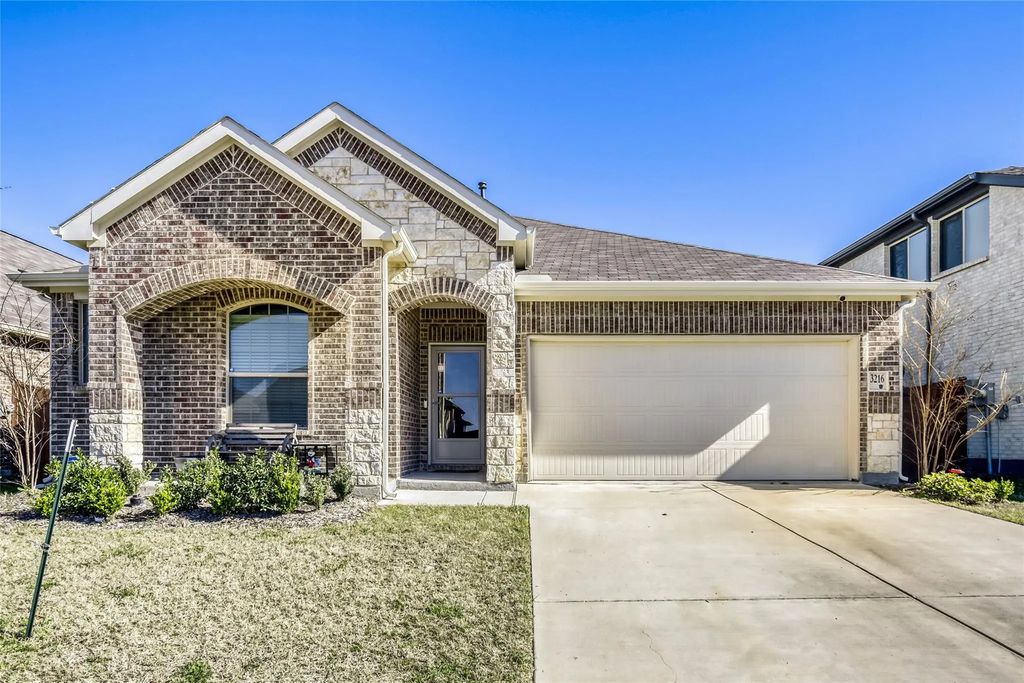 3216 Blossom Trail, Crandall