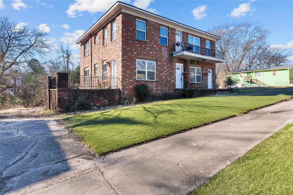 421 Wyandotte Street, Shreveport
