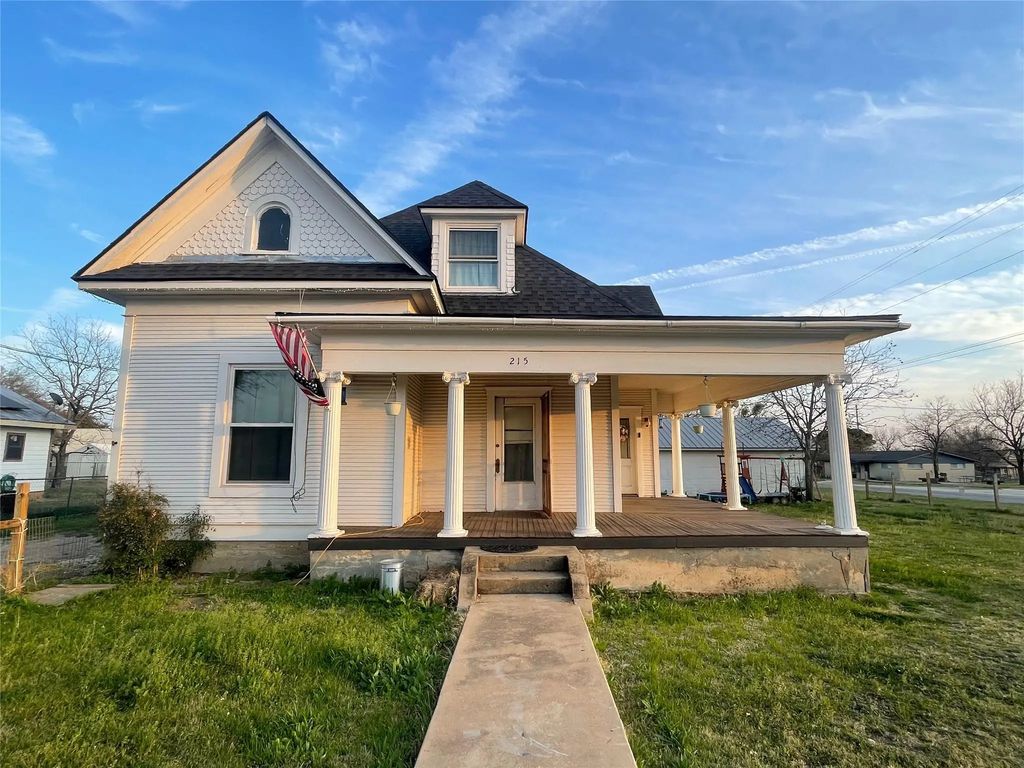 215 W Main Street, Lometa