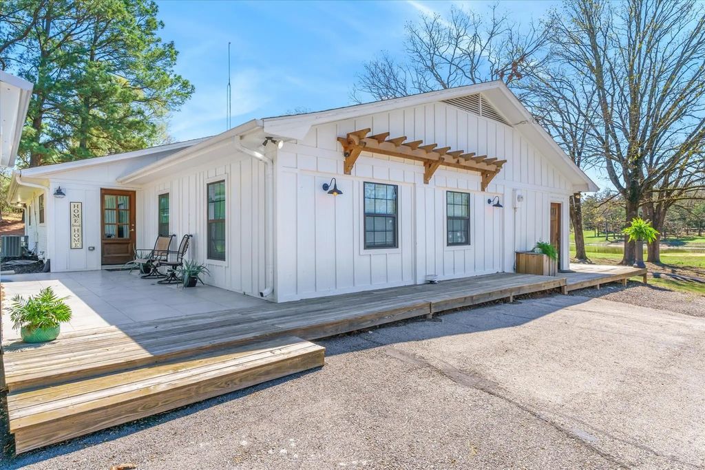 18541 Fm 17, Canton