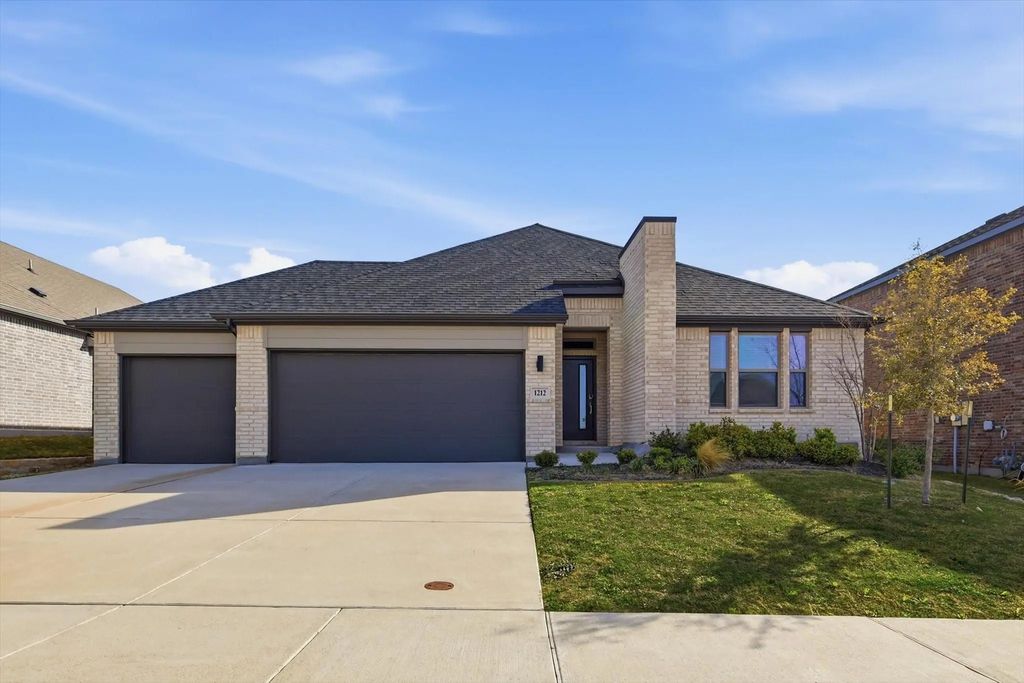 1212 Nuevo Rancho Lane, Fort Worth