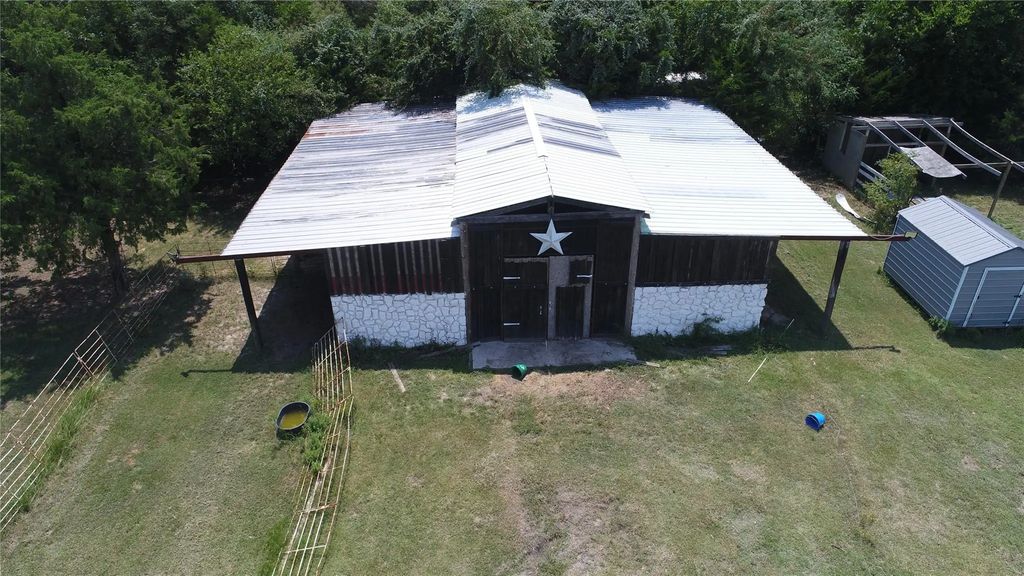 14200 County Road 2180, Richland