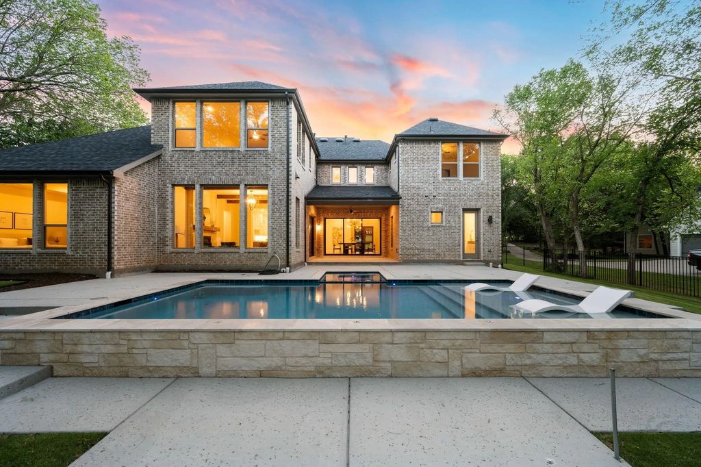 2131 Ravenwood Drive, Keller