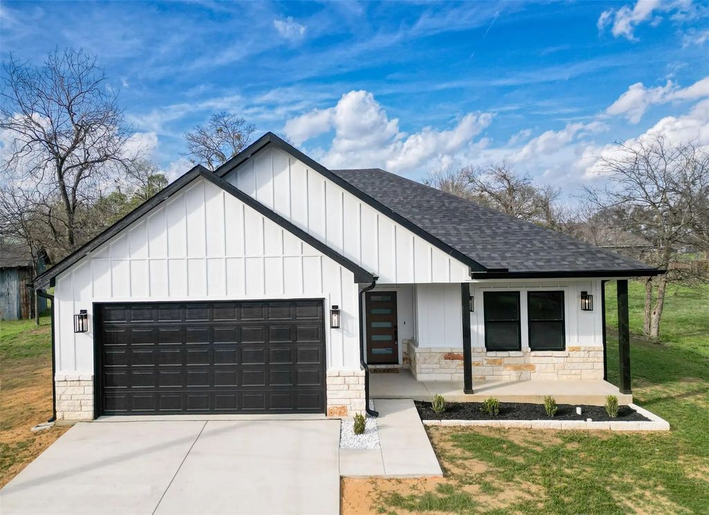 201 Grandview Street, Cleburne