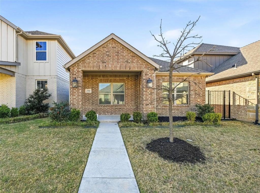 4705 Sunny Pathway, Haltom City