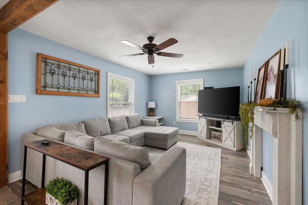516 E Ross Street, Waxahachie