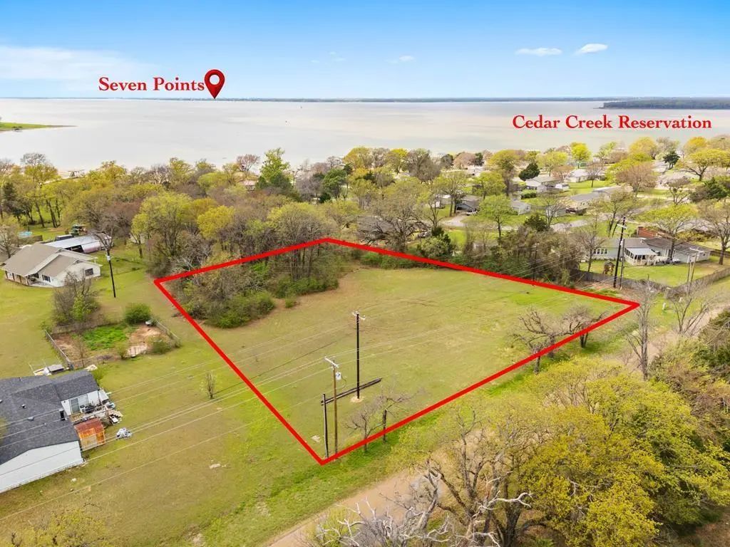 9951 County Road 4022, Kemp